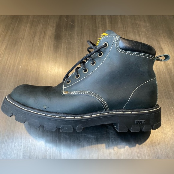 Roots Tuff Boots, Size 10 - Picture 2 of 7